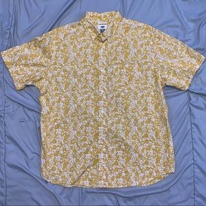 Men’s Old Navy Slim Fit Button-Down Summer Shirt